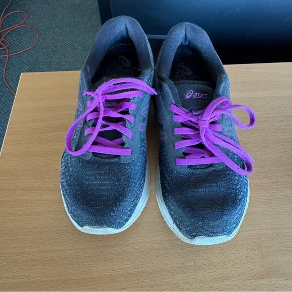 ASICS Athletic Shoes/Runners - Picture 5 of 9